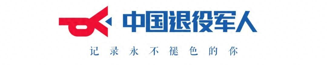 首次！辽宁舰、山东舰双航母编队演练  